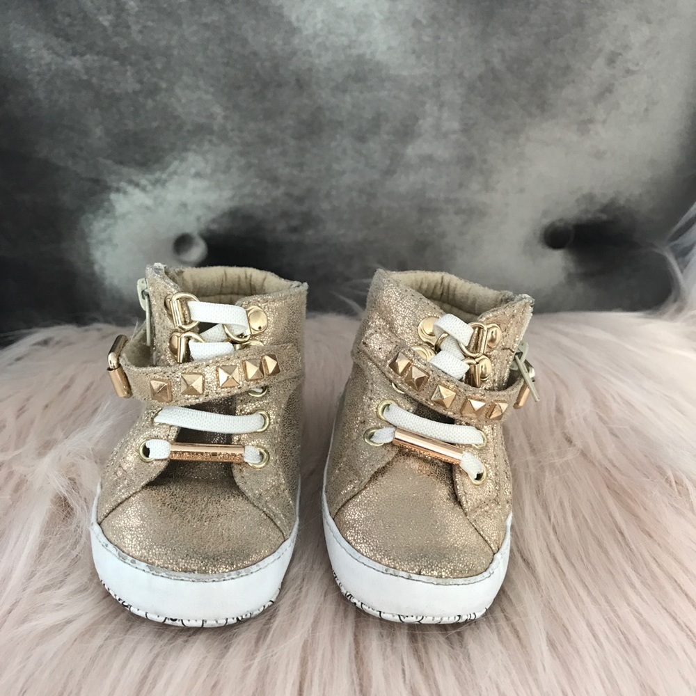 Gold Michael Kors crib shoes size 3 - Picture 2 of 5